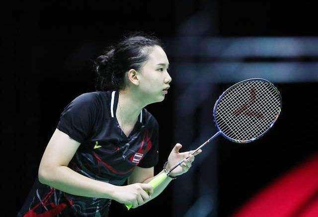 她事业成功 她事业成功