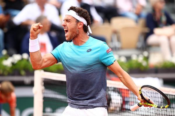 在此背景下 在此背景下